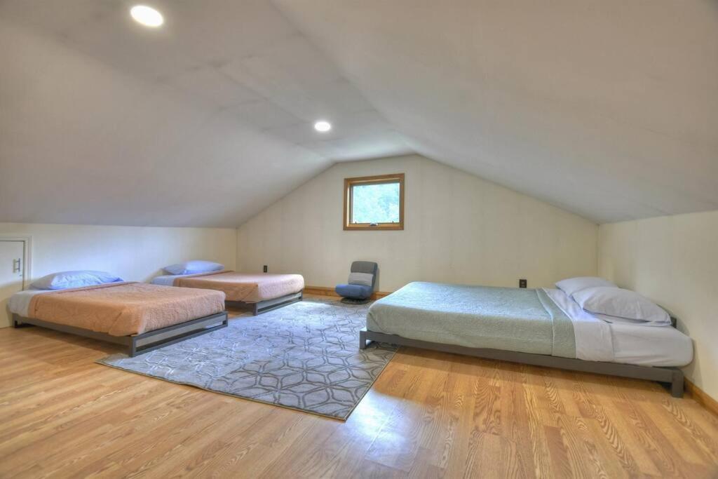 The Chariot - Creek Front With Hottub, Fire Pits, Billiards, Ev Charger - Sandalwood Stays Blue Ridge Buitenkant foto